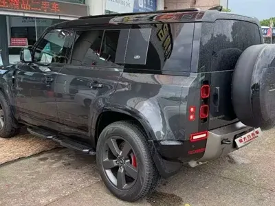 Land Rover Defender 2024, 21000 км, за 96546.05 USD