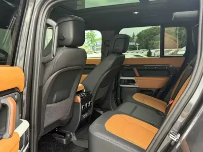 Land Rover Defender 2024, 21000 км, за 96546.05 USD - фото 6
