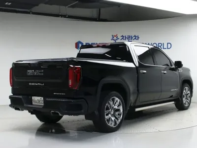 GMC Sierra 2023, 27184 км, за 43879.59 USD