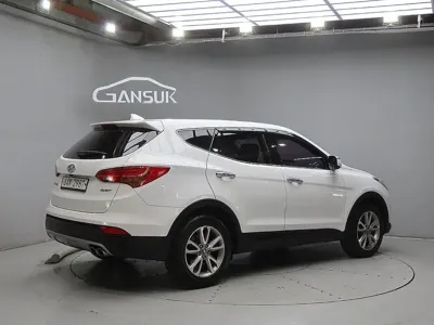 Hyundai Santafe 2014, 79109 км, за 5579.62 USD