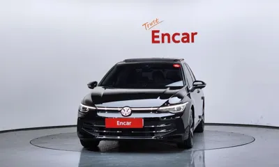 Volkswagen Golf 2025, 8711 км, за 23354.17 USD