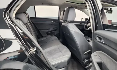 Volkswagen Golf 2025, 8711 км, за 23337.44 USD - фото 26