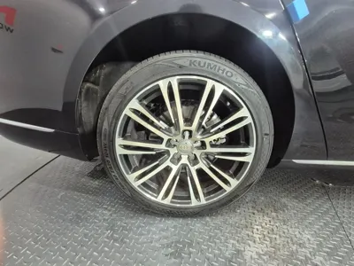 Audi A8 2015, 148671 км, за 11636.22 USD