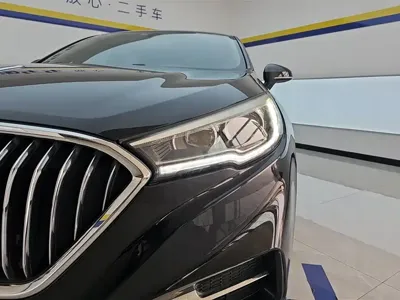 Hongqi Hongqi H5 2021, 15300 км, за 8799.12 USD