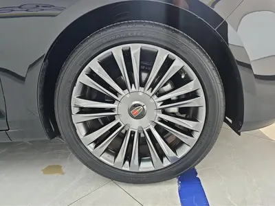 Hongqi Hongqi H5 2021, 15300 км, за 8799.12 USD