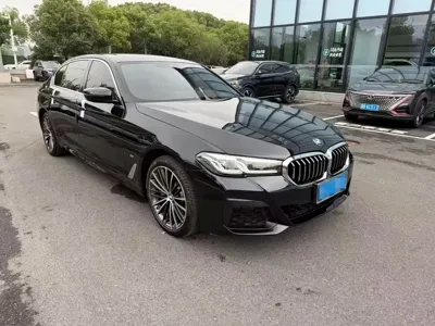 BMW 5 Series 2023, 40000 км, за 26191.37 USD