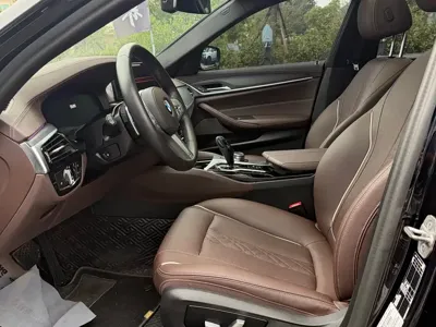 BMW 5 Series 2023, 40000 км, за 26191.37 USD