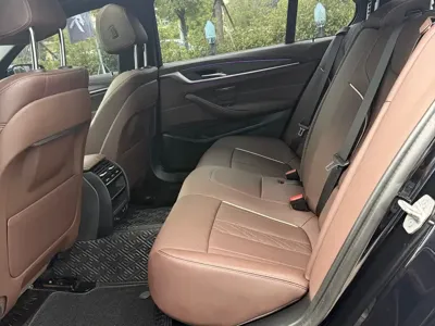 BMW 5 Series 2023, 40000 км, за 26191.37 USD