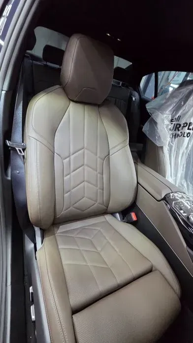 BMW 5-Series 2026, 4051 км, за 41693.83 USD - фото 9