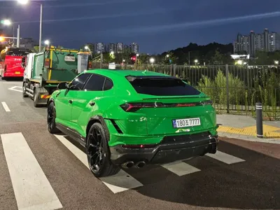 Lamborghini Urus 2025, 4100 км, за 266757.98 USD