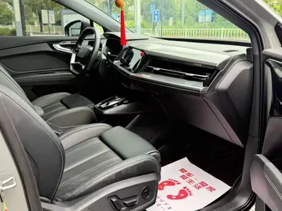 Audi Q4 e-tron 2024, 43000 км, за 17657.1 USD - фото 6