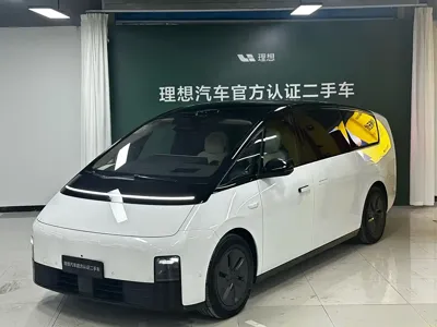 Li Auto Li MEGA · 2025 год