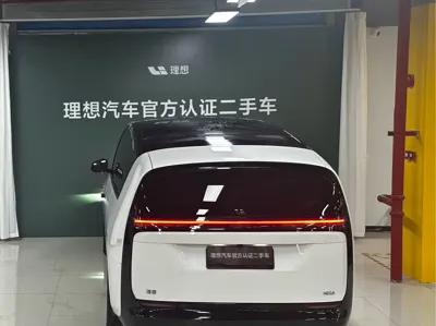 Li Auto Li MEGA 2025, 5000 км, за 69663.55 USD