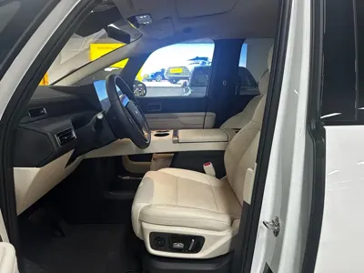Li Auto Li MEGA 2025, 5000 км, за 69663.55 USD - фото 14