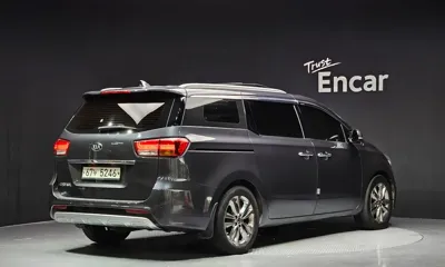 Kia Canival 2015, 173917 км, за 5583.29 USD