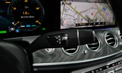 Mercedes-Benz E-Class 2022, 46119 км, за 31241.79 USD - фото 9