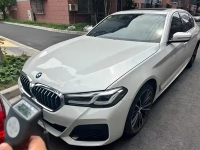 BMW 5 Series 2021, 31000 км, за 33466.41 USD