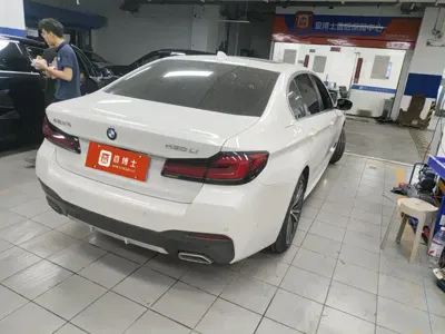 BMW 5 Series 2021, 31000 км, за 33466.41 USD