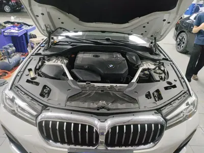 BMW 5 Series 2021, 31000 км, за 33466.41 USD - фото 9