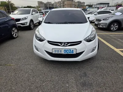 Hyundai Avante · 2013 год