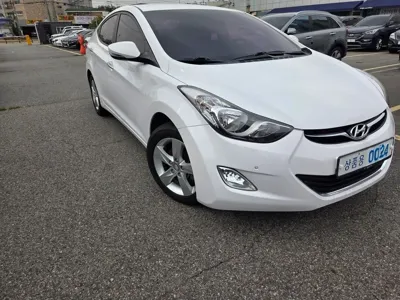 Hyundai Avante 2013, 127639 км, за 3218.6 USD