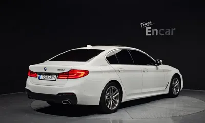 BMW 5-Series 2020, 108867 км, за 18708.15 USD