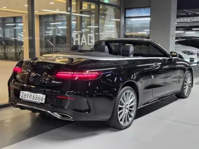 Mercedes-Benz E-Class 2021, 81000 км, за 31180.26 USD