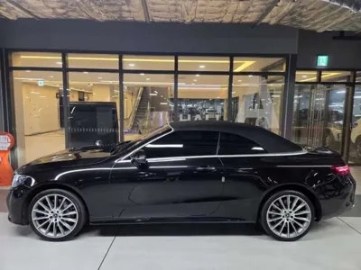 Mercedes-Benz E-Class 2021, 81000 км, за 31180.26 USD