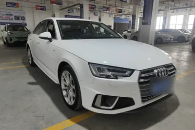 Audi A4L 2019, 98700 км, за 15575 USD