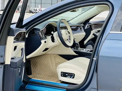 Bentley Flying Spur PHEV 2022, 29000 км, за 285162.22 USD