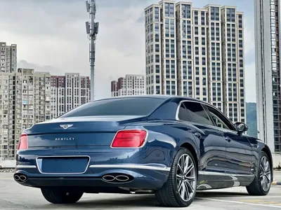 Bentley Flying Spur PHEV 2022, 29000 км, за 285162.22 USD - фото 13
