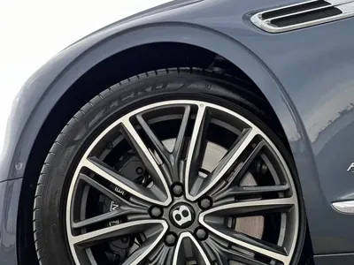 Bentley Flying Spur PHEV 2022, 29000 км, за 285162.22 USD - фото 16