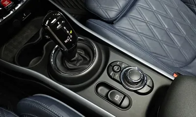 MINI Clubman 2023, 51348 км, за 15536.63 USD - фото 9