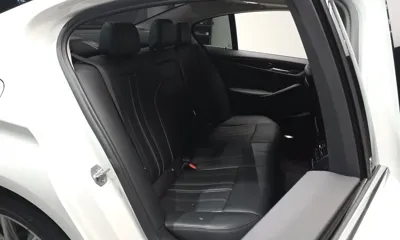 BMW 5-Series 2019, 82068 км, за 13876.23 USD - фото 12