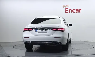 Mercedes-Benz E-Class 2023, 51187 км, за 26250.49 USD