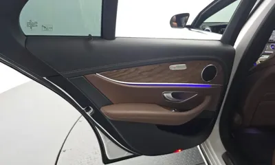 Mercedes-Benz E-Class 2023, 51187 км, за 26250.49 USD - фото 25