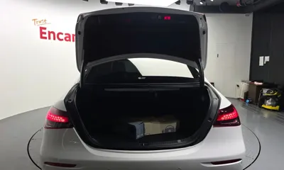 Mercedes-Benz E-Class 2023, 51187 км, за 26250.49 USD - фото 31
