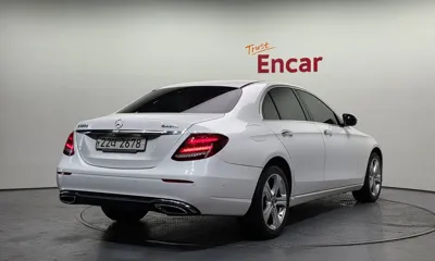 Mercedes-Benz E-Class 2017, 136060 км, за 12553.68 USD