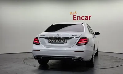 Mercedes-Benz E-Class 2017, 136060 км, за 12553.68 USD