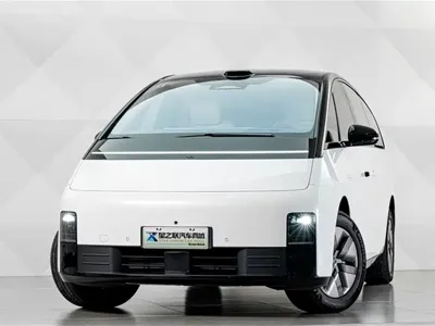 Li Auto Li MEGA 2025, 18500 км, за 70088.46 USD