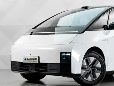 Li Auto Li MEGA 2025, 18500 км, за 70088.46 USD