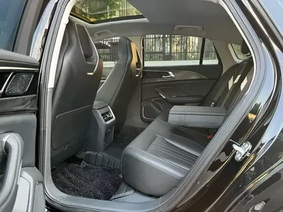 Hongqi Hongqi H6 2025, 4000 км, за 16009.11 USD