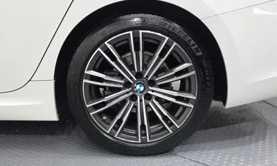 BMW 3-Series 2022, 29343 км, за 22909.28 USD - фото 21