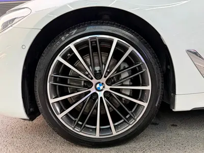 BMW 5 Series 2020, 104000 км, за 28006.72 USD