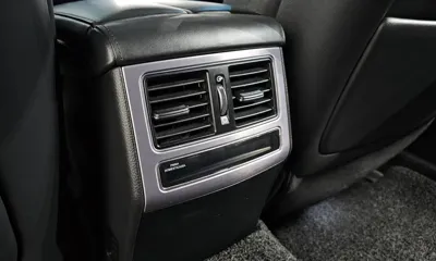 Hyundai Equus 2015, 140342 км, за 7205.19 USD - фото 20