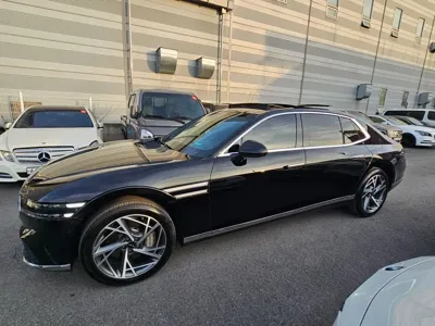 Genesis G90 2022, 57702 км, за 49153.21 USD