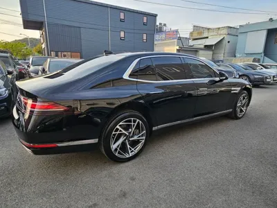Genesis G90 2022, 57702 км, за 49153.21 USD