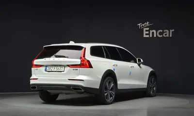 Volvo V60 2021, 58005 км, за 23730.85 USD