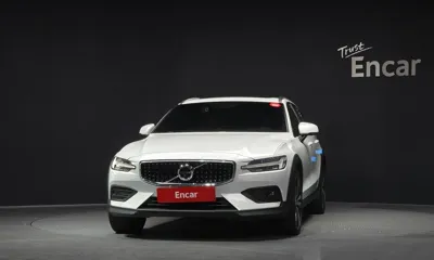 Volvo V60 2021, 58005 км, за 23730.85 USD