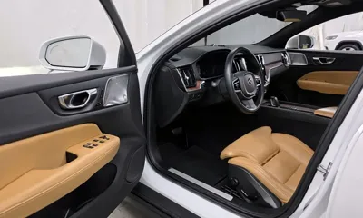 Volvo V60 2021, 58005 км, за 23730.85 USD - фото 10